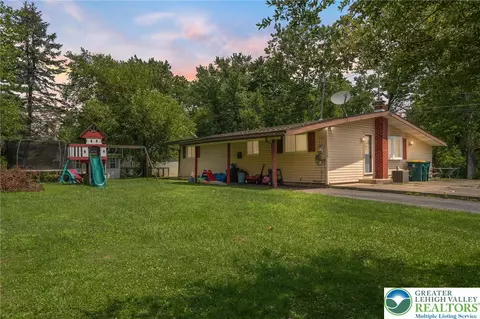 1540 Tatamy Rd, Palmer Township, PA 18045