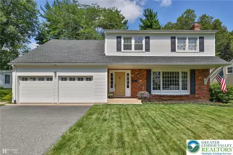 313 Iroquois St, Emmaus, PA 18049
