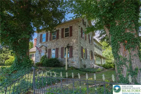 9051 Breinigsville Rd, Breinigsville, PA 18031