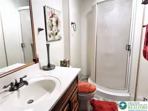 86 Juniper Ct, Bath, PA 18014 photo 11