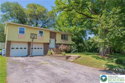 2823 College Heights Blvd, Allentown, PA 18104