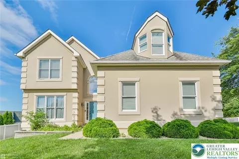 1902 Grouse Ct, Forks Twp, PA 18040