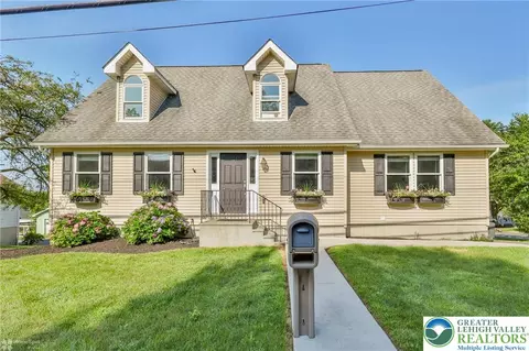 5947 Sullivan Trl, Nazareth, PA 18064