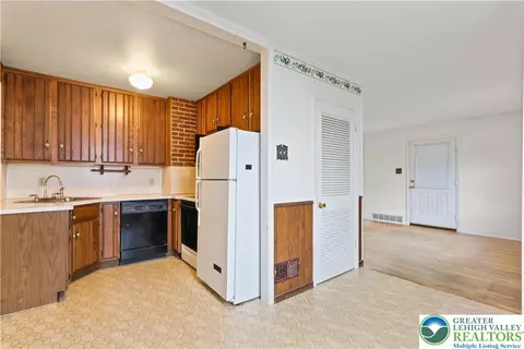 Kitchen - 210 Cedar Rd, Hellertown, PA 18055 photo 1 of 1
