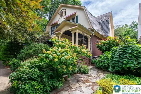 1722 Maple St, Bethlehem, PA 18017