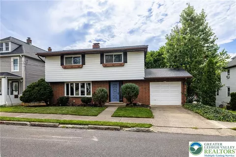 1120 1st Ave, Hellertown, PA 18055