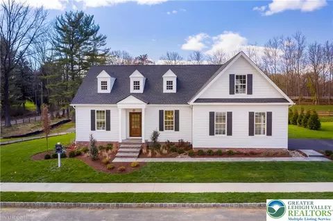 4630 Old Saucon Rd, Fountain Hill, PA 18015