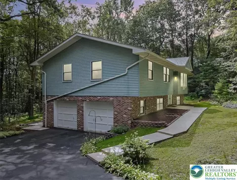 160 Milton Dr, Lehighton, PA 18235
