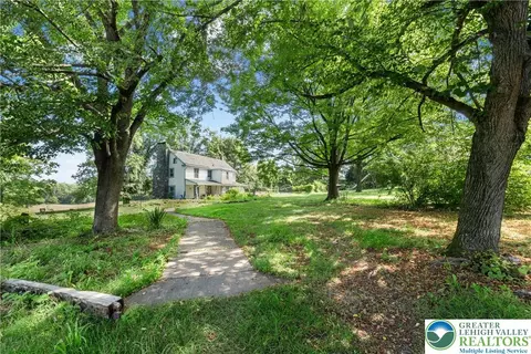 665 Kintner Rd, Kintnersville, PA 18930