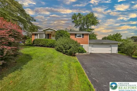 141 E Berger St, Emmaus, PA 18049