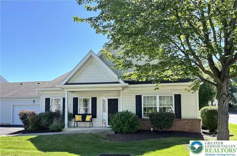 4918 Steeplechase Dr, Macungie, PA 18062