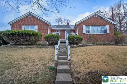 2118 Edgewood Ave, Palmer Township, PA 18045