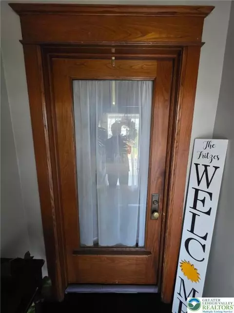 Entry Way - 116 High St, Hellertown, PA 18055 photo 3 of 11