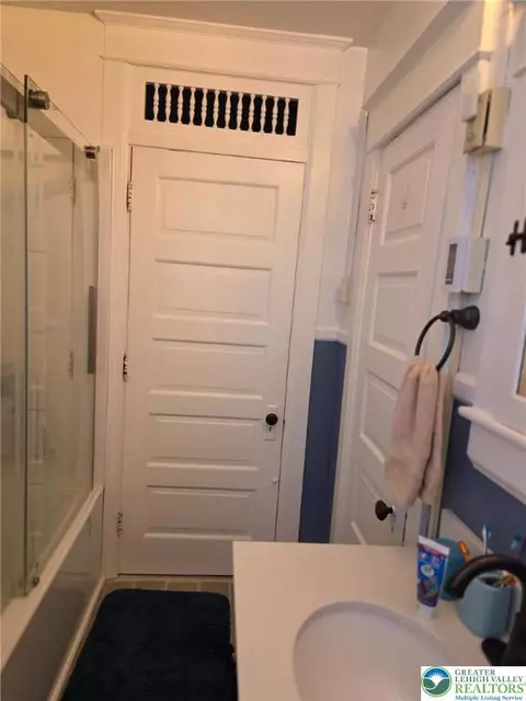 Bath - 116 High St, Hellertown, PA 18055 photo 1 of 2