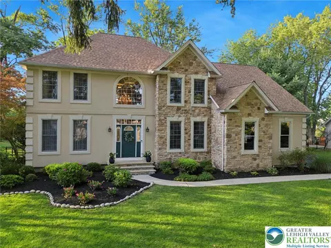 3195 Friedens Ln, Center Valley, PA 18034