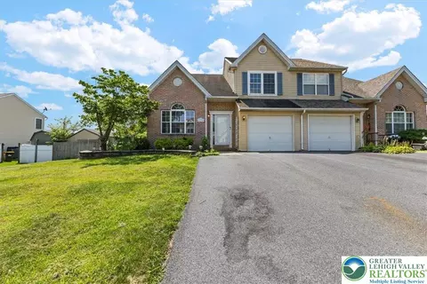 2274 Briarwood, Coplay, PA 18037