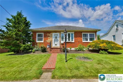 1212 New Jersey Ave, Hellertown, PA 18055