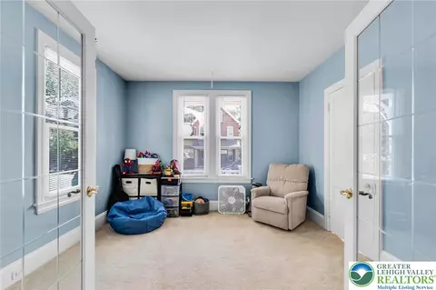 527 Maple St, Bethlehem, PA 18018 photo 4