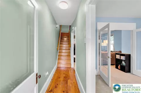 527 Maple St, Bethlehem, PA 18018 photo 3