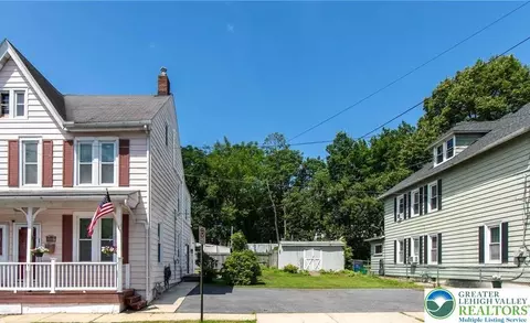 527 Maple St, Bethlehem, PA 18018 photo 2