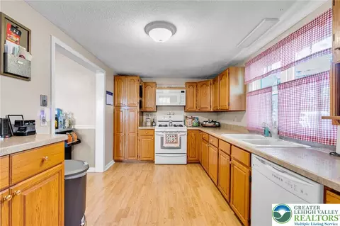 527 Maple St, Bethlehem, PA 18018 photo 11