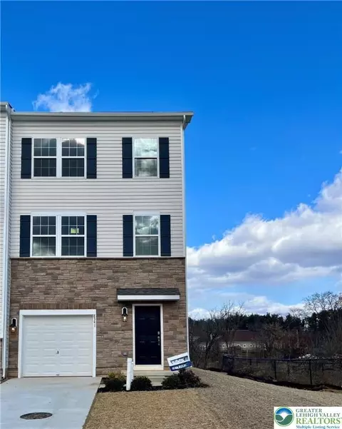 8341 Alexander Ct, Breinigsville, PA 18031