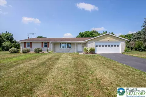 4954 Pa Route 873, Schnecksville, PA 18078