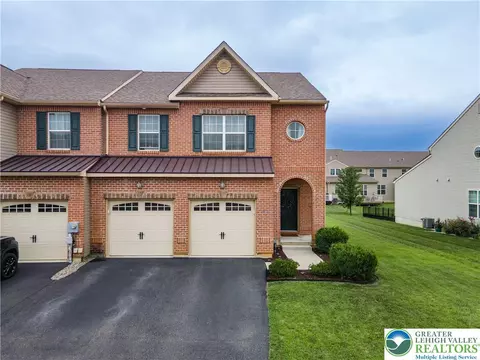 4486 Cottonwood Dr, Nazareth, PA 18064