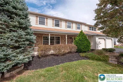 445 Barclay Dr, Bethlehem, PA 18017