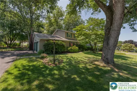 1026 N 7th St, Emmaus, PA 18049