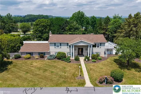 2837 Hillcrest Dr E, Coplay, PA 18037