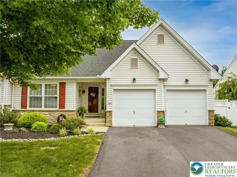1181 Briarwood Ln, Easton, PA 18040