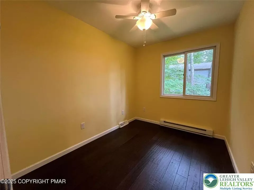 Bedroom - 114 Shady Ln, East Stroudsburg, PA 18302 photo 4 of 4