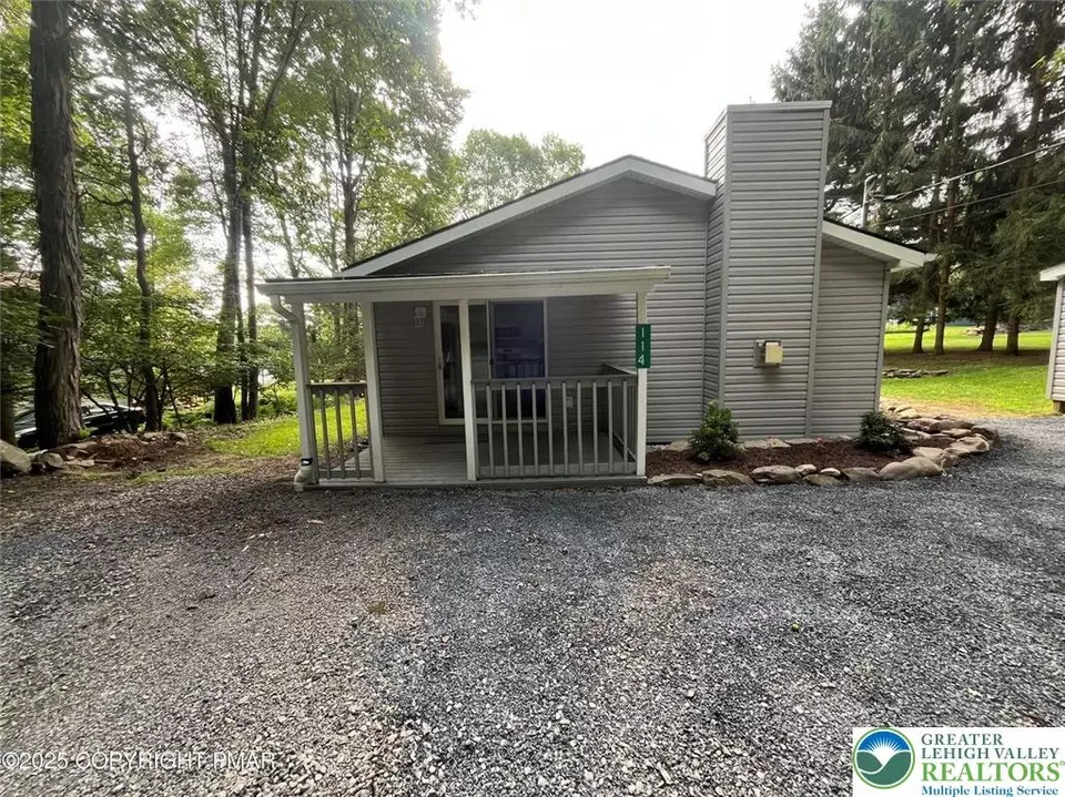 Exterior - 114 Shady Ln, East Stroudsburg, PA 18302 photo 2 of 8