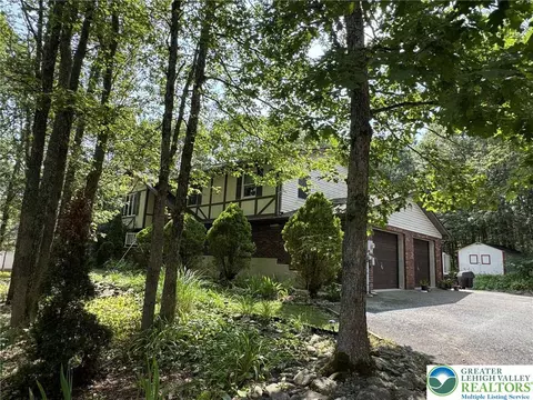 750 Mill Run Dr, Lehighton, PA 18235