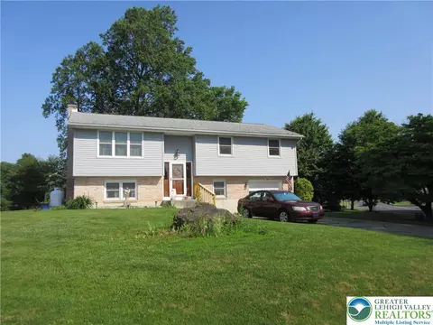 3027 Hecktown Rd, Palmer Township, PA 18045