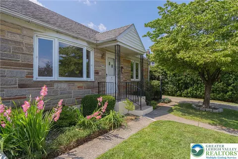 620 E Laurel St, Bethlehem, PA 18018 photo 2