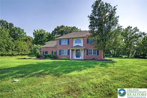 5209 Homestead Cir, Emmaus, PA 18049