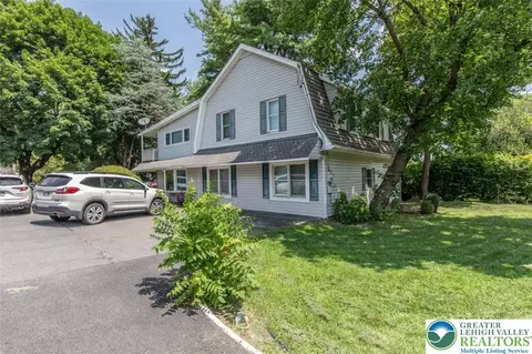 6080 Weaversville Rd, Bethlehem, PA 18017