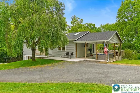 2007 Springtown Hill Rd, Hellertown, PA 18055