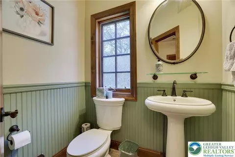 Bath - 0 Address Withheld, Wayne, PA 18436 photo 1 of 9