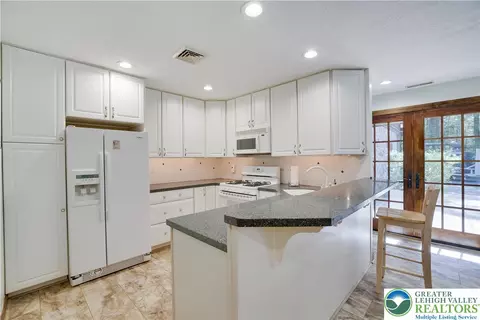 Kitchen - 0 Address Withheld, Wayne, PA 18436 photo 10 of 11