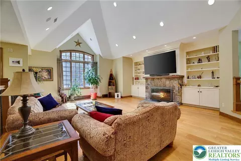 Living - 0 Address Withheld, Wayne, PA 18436 photo 1 of 5