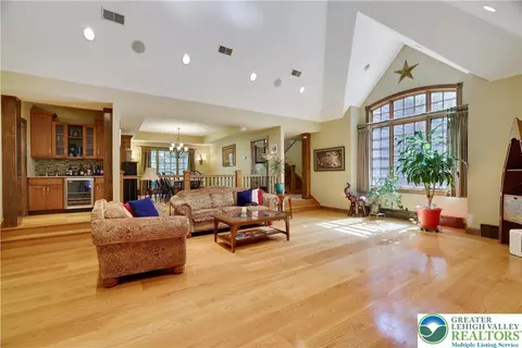 Living - 0 Address Withheld, Wayne, PA 18436 photo 4 of 5