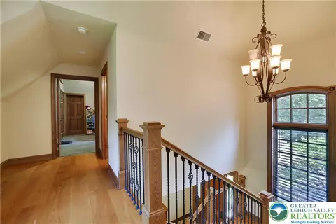 Entry Way - 0 Address Withheld, Wayne, PA 18436 photo 5 of 8