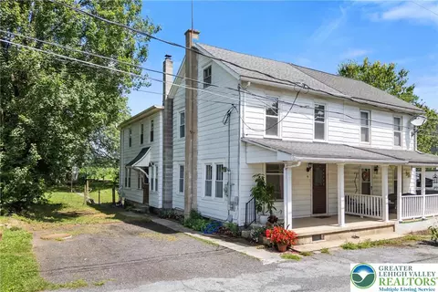 9 Jefferson St, Mertztown, PA 19539