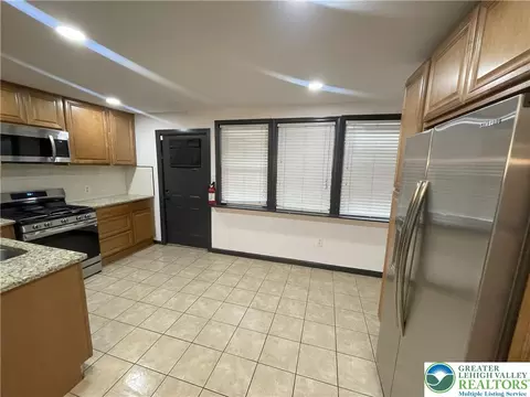 735 E 5th St, Bethlehem, PA 18015 photo 5