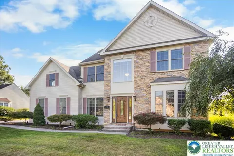 437 Sawgrass Dr, Allentown, PA 18104