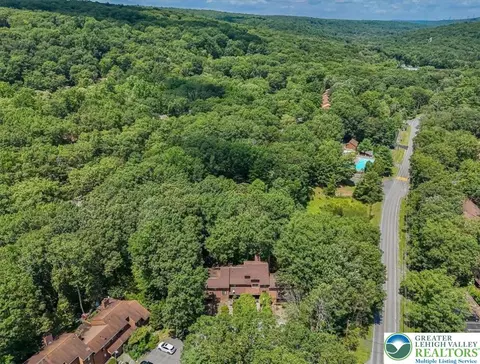 View/Area - 213 Falls Cir, Saw Creek, PA 18324 photo 6 of 6
