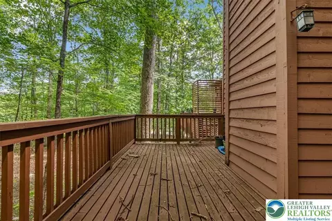 Exterior - 213 Falls Cir, Saw Creek, PA 18324 photo 3 of 5